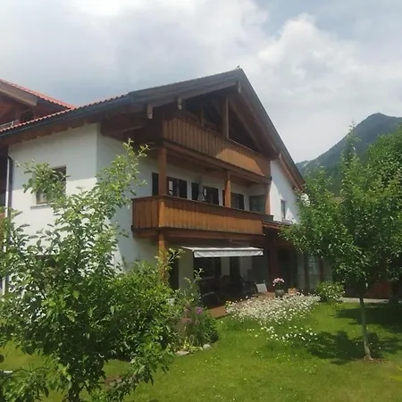 Lieblingsplatz 2 Stammhaus * جارمش بارتنكيرشن